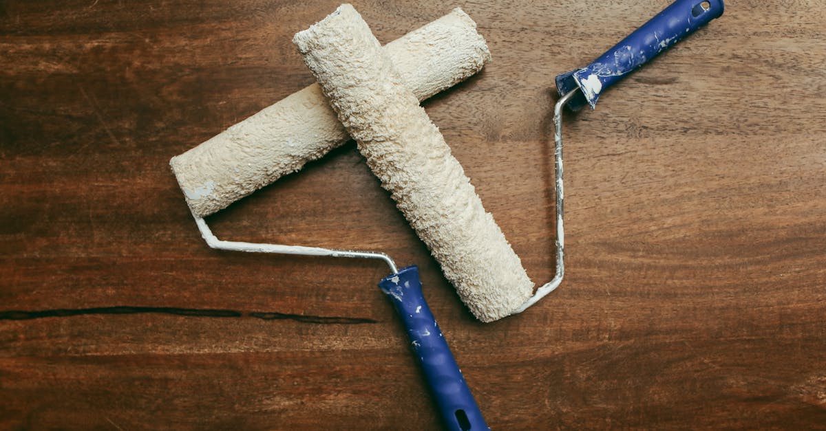 découvrez nos conseils essentiels pour l'entretien d'un poêle à bois : nettoyage, vérification de la cheminée et astuces pour optimiser sa performance et sa sécurité tout au long de l'année.