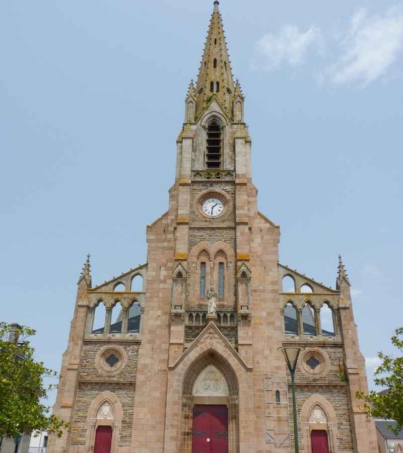 Ramonage Saint-Macaire-en-Mauges : artisan ramoneur certifié intervenant sur cheminée, poêle et chaudière.